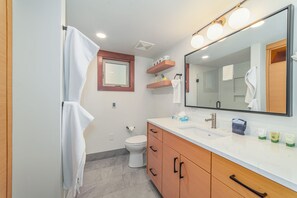 Hair dryer, towels