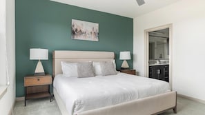 1 bedroom, desk, iron/ironing board, WiFi - Landing | Stylish 1BD, Pool, Gym (Allen)