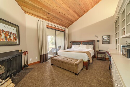Black Butte Ranch Lodge Room 023