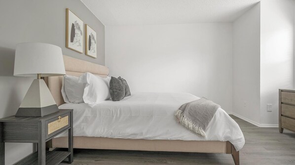 2 bedrooms, desk, iron/ironing board, WiFi