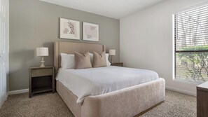 1 chambre, bureau, fer et planche à repasser, Wi-Fi