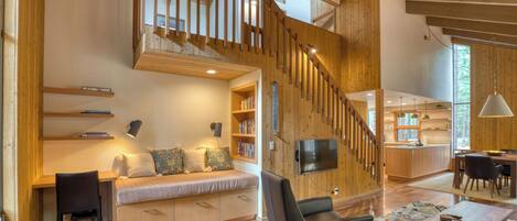 المنشأة من الداخل