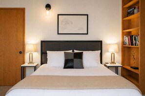 3 slaapkamers, een strijkplank/strijkijzer, wifi, beddengoed