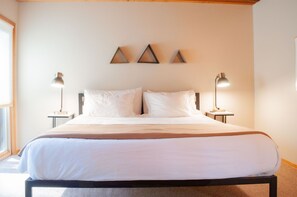 3 chambres, fer et planche à repasser, Wi-Fi, draps fournis