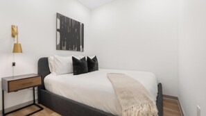 1 bedroom, desk, iron/ironing board, WiFi - Landing | Chic 1BD, Gym (Philadelphia)