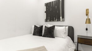 1 bedroom, desk, iron/ironing board, WiFi