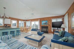 TV, peis og DVD-spiller