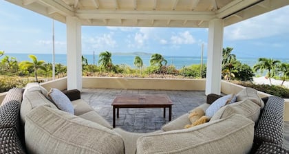 Casa Del Mar - sweeping views of the Caribbean Sea!