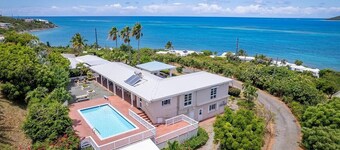 Casa De Las Palmeras - sweeping views of the Caribbean Sea!