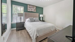 1 chambre, bureau, fer et planche à repasser, Wi-Fi