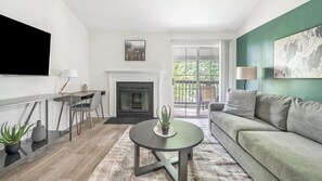 Smart TV - Landing | Stunning 1BD, Pool, Courtyard (Nashville)