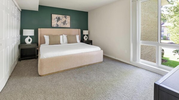 1 bedroom, desk, iron/ironing board, WiFi