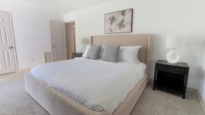 2 habitaciones, escritorio, tabla de planchar con plancha y wifi 