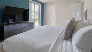 2 bedrooms, desk, iron/ironing board, WiFi