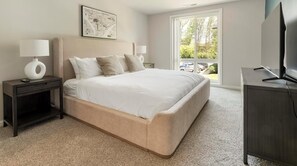 2 bedrooms, desk, iron/ironing board, WiFi - Landing | Stylish 2BD, Gym, Pool (Greenbelt)