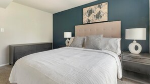 2 bedrooms, desk, iron/ironing board, WiFi