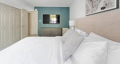 Landing at Franklin Park at Greenbelt Station -...