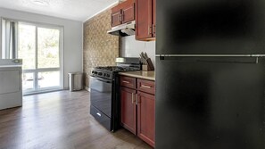 Refrigerador y comedor 