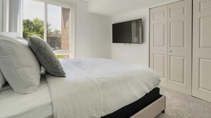 2 habitaciones, escritorio, tabla de planchar con plancha y wifi 
