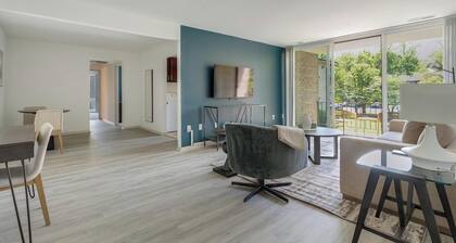 Landing | Stylish 2BD, Gym, Pool