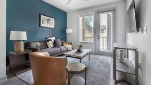 Smart TV - Landing | Stunning 1BD, Courtyard, Pool (Jacksonville)