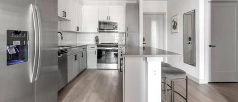 Refrigerador y comedor