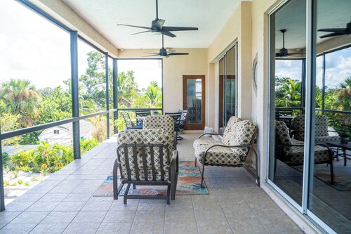 Waterfront Luxury in Terra Ceia – 3 BR, 3.5 Bath - Pool, Fire Pit, Dock, & Gym!