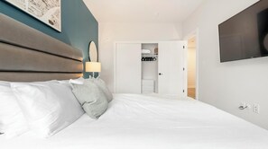1 bedroom, desk, iron/ironing board, WiFi