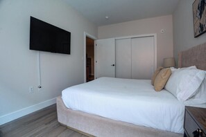 1 bedroom, desk, iron/ironing board, WiFi