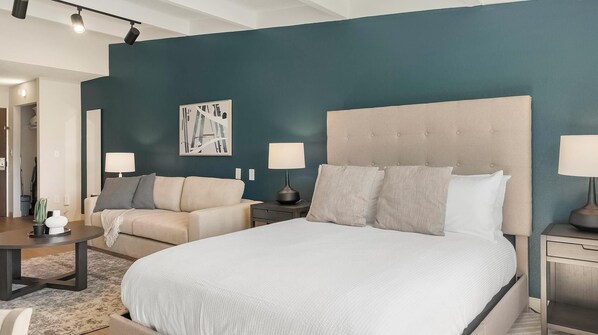 Desk, iron/ironing board, WiFi, bed sheets