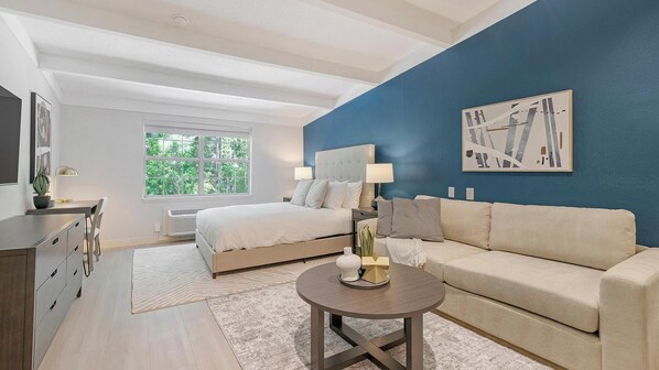 Desk, iron/ironing board, WiFi, bed sheets - Landing at The Harrison - Studio in Northeast R... (Raleigh)