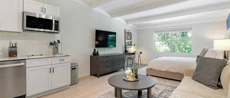 Bureau, fer et planche Ă repasser, Wi-Fi, literie fournie