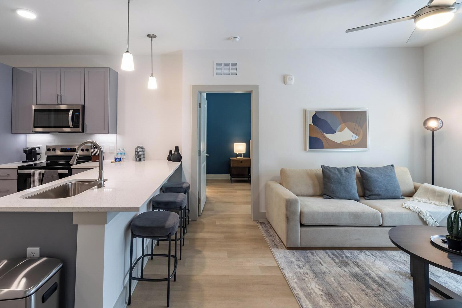 المنشأة من الداخل