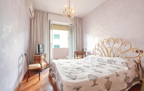 1 bedroom, iron/ironing board, free WiFi