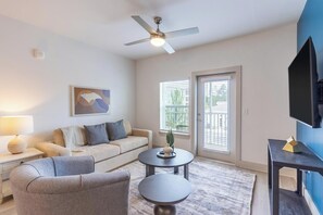 Smart TV - Landing | Amazing 2BD, Yoga Studio, Gym (Santa Rosa Beach)