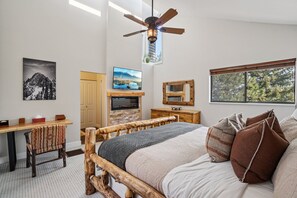 4 habitaciones, tabla de planchar con plancha y cuna de viaje 