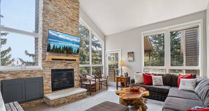 Spacious 4BR/4BA Townhome in Redpine