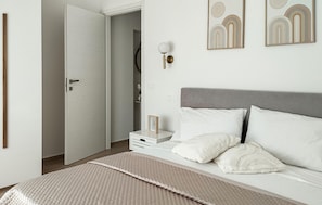2 bedrooms, iron/ironing board, free WiFi