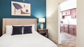 Desk, iron/ironing board, WiFi, bed sheets