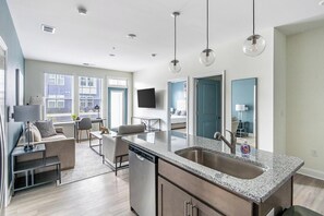 2 bedrooms, desk, iron/ironing board, WiFi