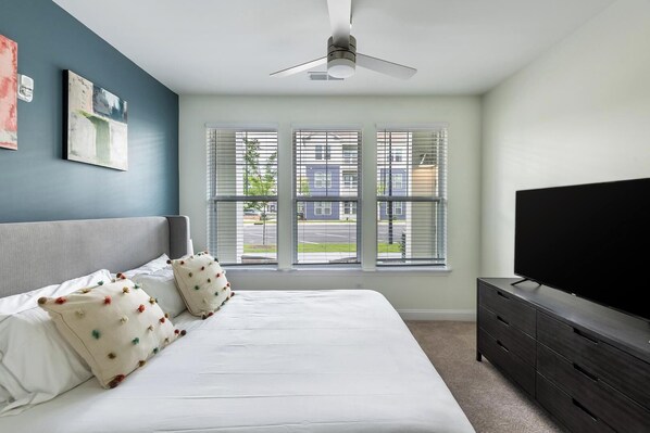 1 bedroom, desk, iron/ironing board, WiFi