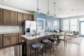 المنشأة من الداخل