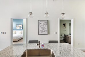 1 chambre, bureau, fer et planche à repasser, Wi-Fi