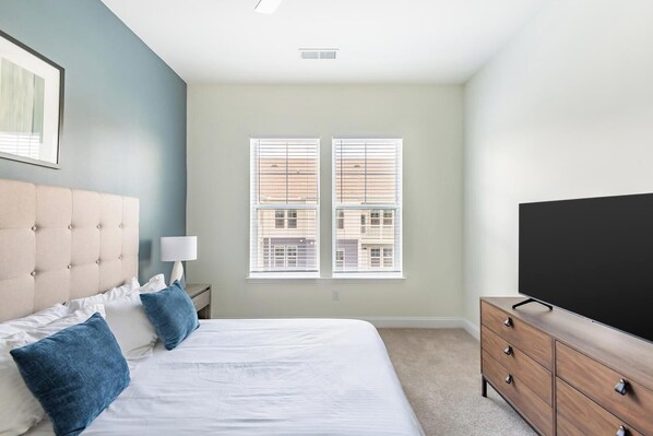 2 Schlafzimmer, Schreibtisch, Bügeleisen/Bügelbrett, WLAN