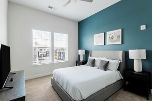 2 bedrooms, desk, iron/ironing board, WiFi