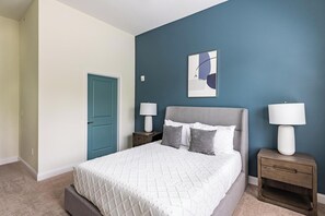 2 Schlafzimmer, Schreibtisch, Bügeleisen/Bügelbrett, WLAN
