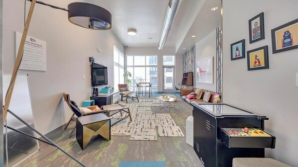Smart TV - Landing | Spectacular Studio, Clubhouse, Gym (Denver)