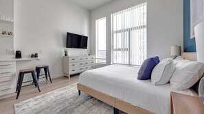 Desk, iron/ironing board, WiFi, bed sheets