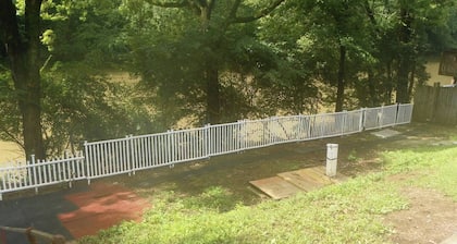 Big Darby Creek Cottage, Water Front