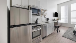 Refrigerador y comedor 
